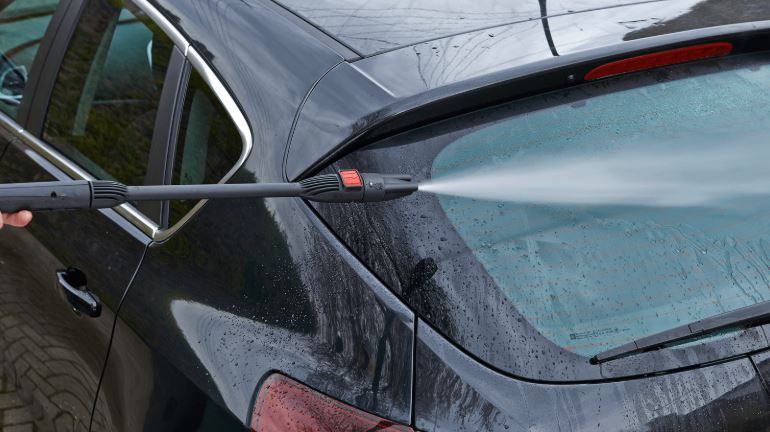 Bosch UniversalAquatak 125 visokotlačni čistač prikaz uređaja